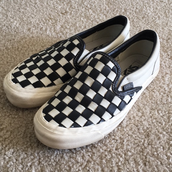 vans slip on checkerboard vault